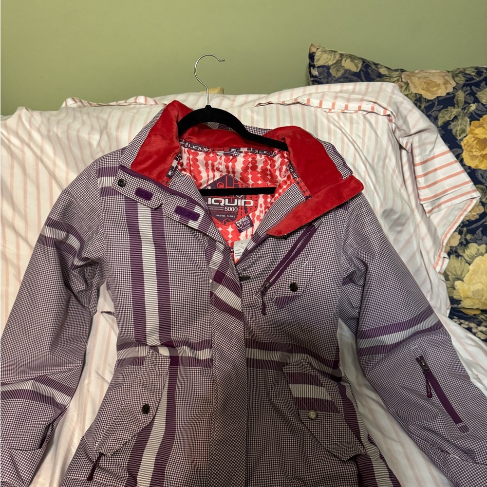 Liquid Venture 5000 Women's Ski and  Snowboard Jacket in Purple